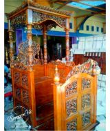 Mimbar Kubah Masjid kaligrafi Ukir Jati, Mimbar Masjid Kubah Jati Ukir, Mimbar Masjid Kaligrafi Jati, Mimbar Masjid Jati Terbaru, Mimbar Masjid Kubah Jati Pintu Samping, Mimbar Podium Masjid Jati Minimalis, Podium Masjid Ukir Jati, Podium Masjid Ukir Jati, Mimbar Masjid Kubah Tangga L Jumbo Kombinasi, Mimbar Masjid Kubah Minimalis Tangga Natural Kombinasi Jati Solid, Mihrab Masjid Minimalis Kayu Jati TPK, jual gebyok mihrab masjid minimalis jati, gebyok mihrab masjid minimalis perahu jati mebel jepara, jual mihrab masjid, mihrab masjid, gambar gebyok mihrab masjid jati, gambar mihrab masjid kaligrafi, harga mihrab masjid jati, sanggar jati